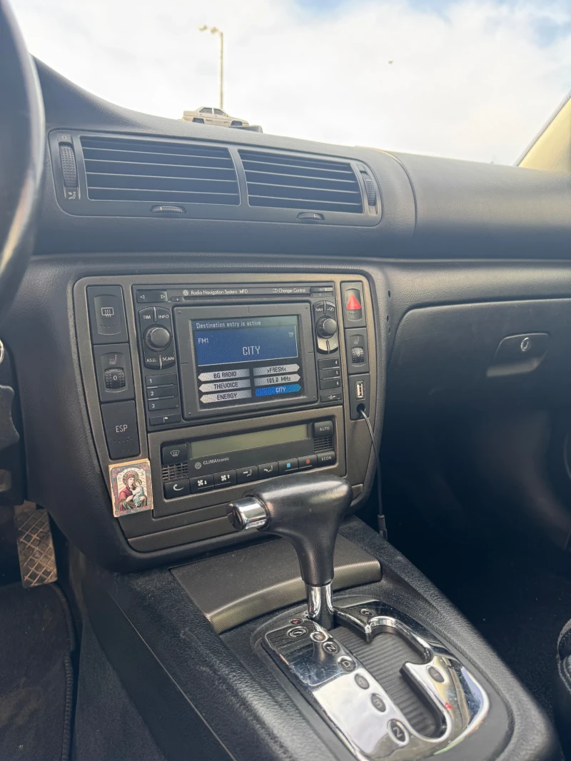 VW Passat 2.8 V6 4motion газ-бензин , снимка 10 - Автомобили и джипове - 53488113