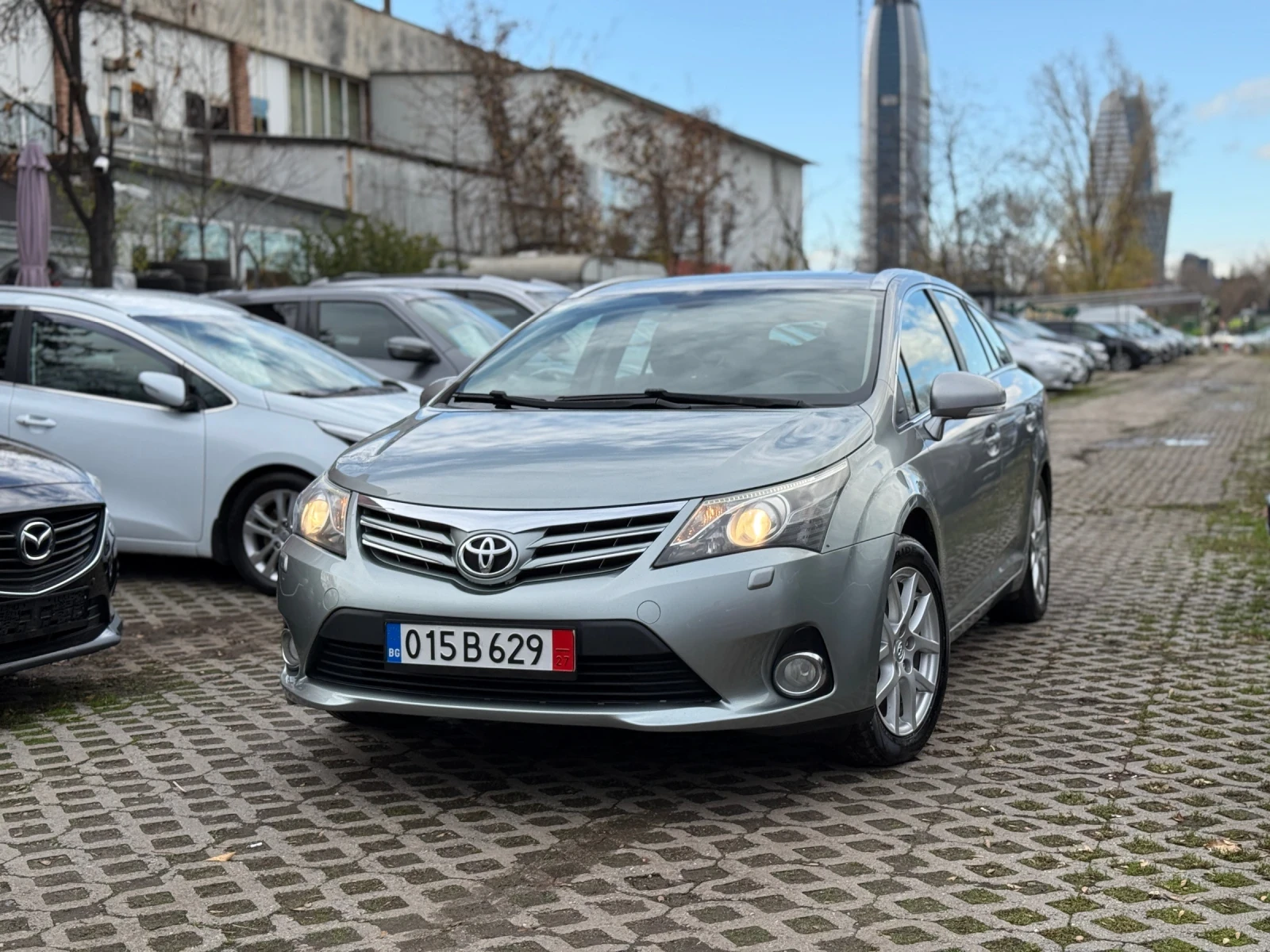 Toyota Avensis 1.8i-147КС ФЕЙСЛИФТ / КАМЕРА / НАВИГАЦИЯ/КАТО НОВА, снимка 1