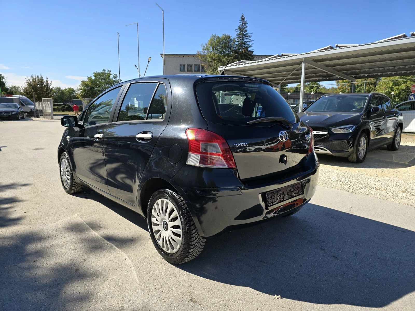 Toyota Yaris 1.0Бензин - 70к.с. - изображение 5