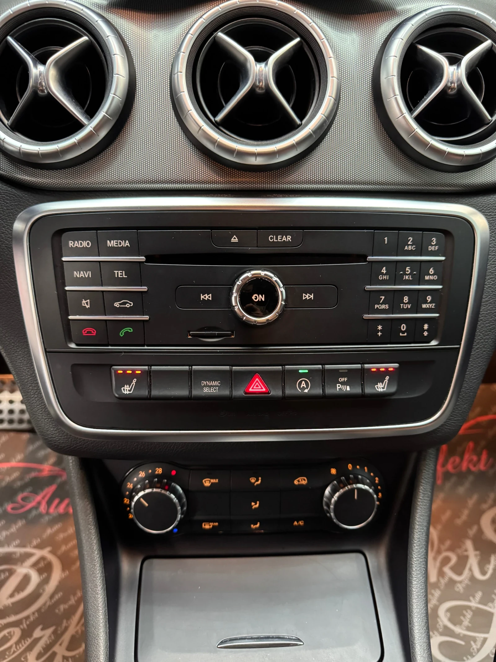 Mercedes-Benz CLA 220 4 MATIC * AMG * Сервизна история *  - изображение 8