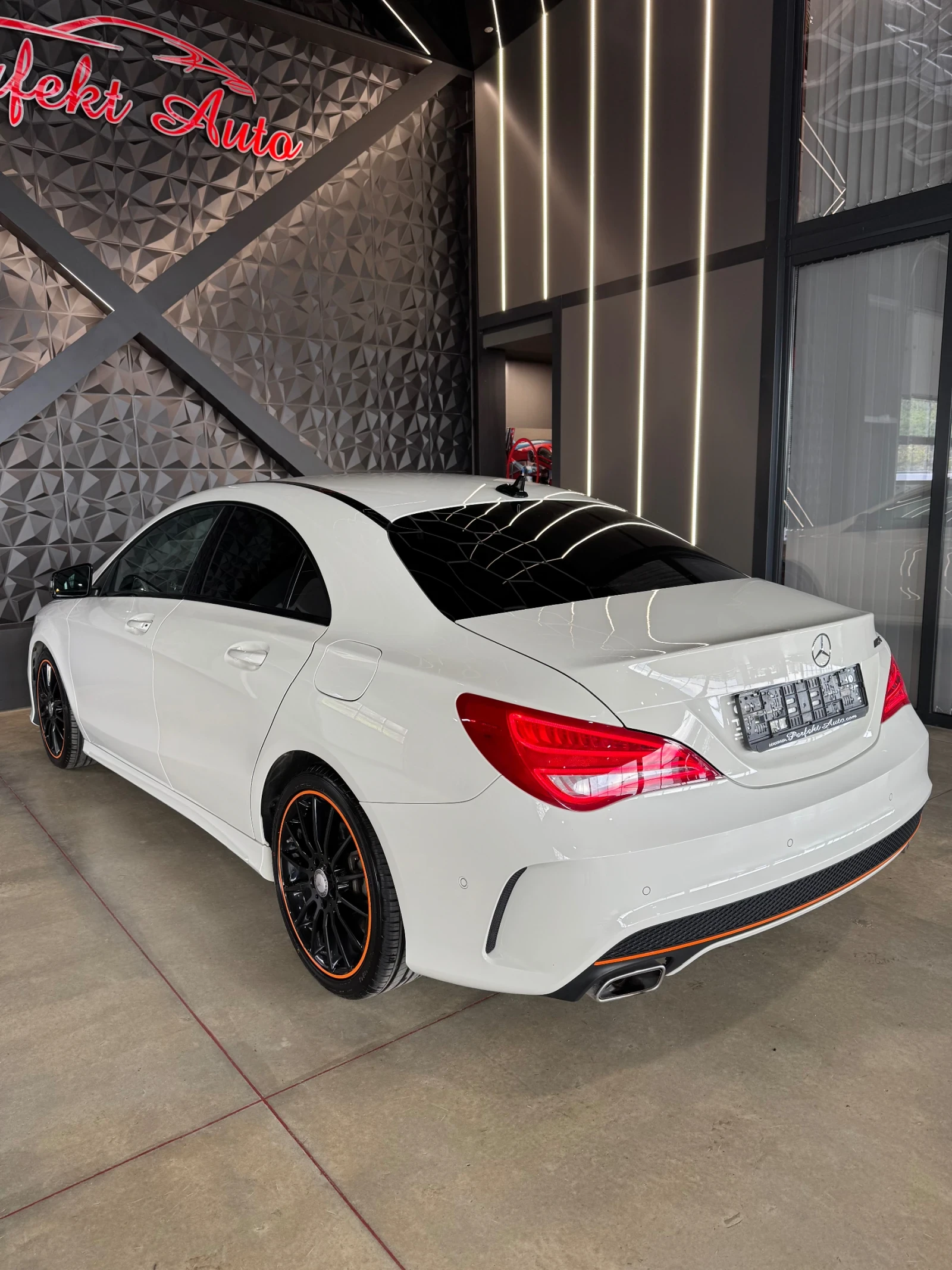 Mercedes-Benz CLA 220 4 MATIC * AMG * Сервизна история *  - изображение 3