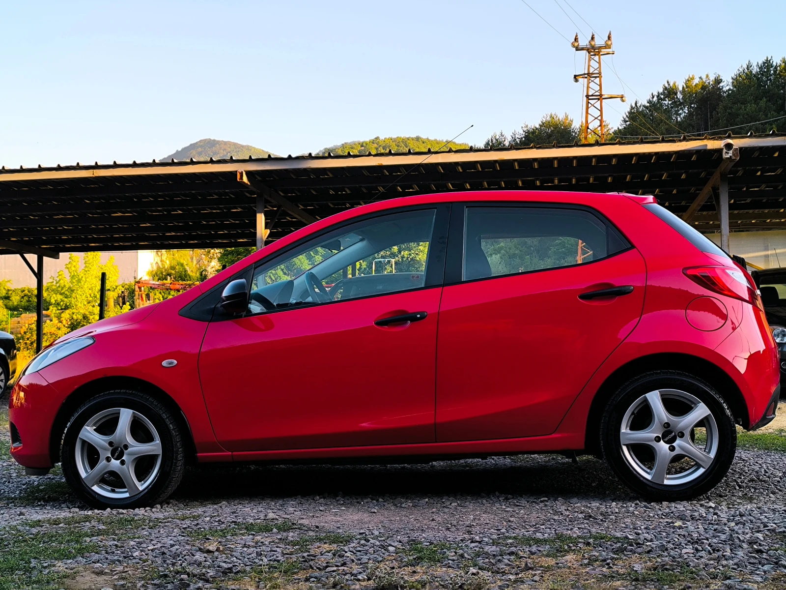 Mazda 2 FACE LIFT-1.3i-75кс-(4 цилиндтра, верига)-КЛИМАТИК - изображение 6