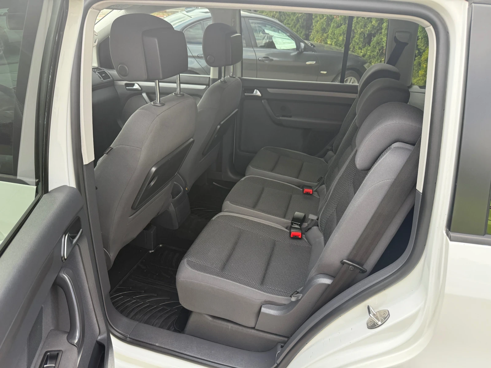 VW Touran 2.0 - изображение 10