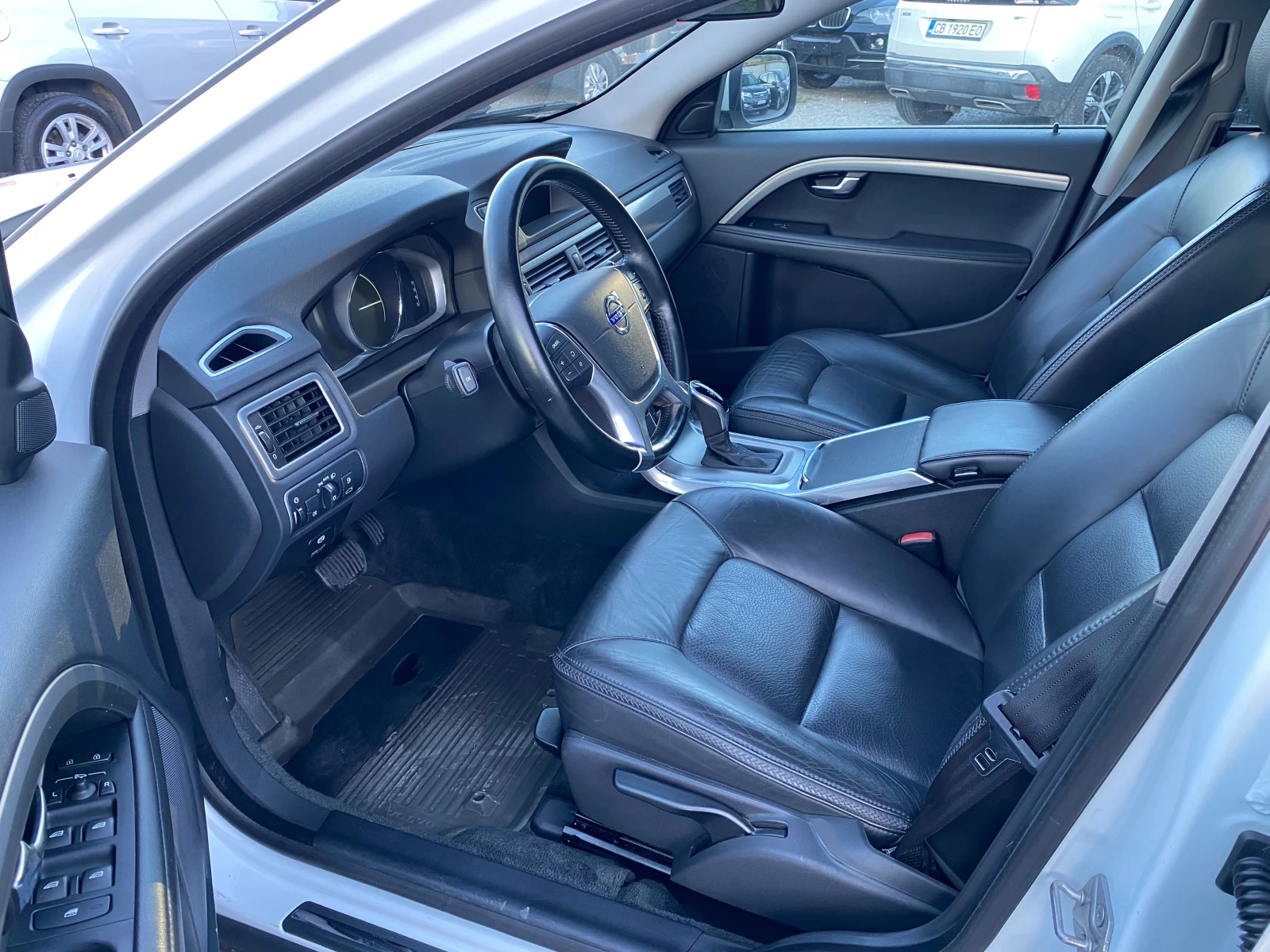 Volvo Xc70 D 4 MOMENTOM - изображение 9