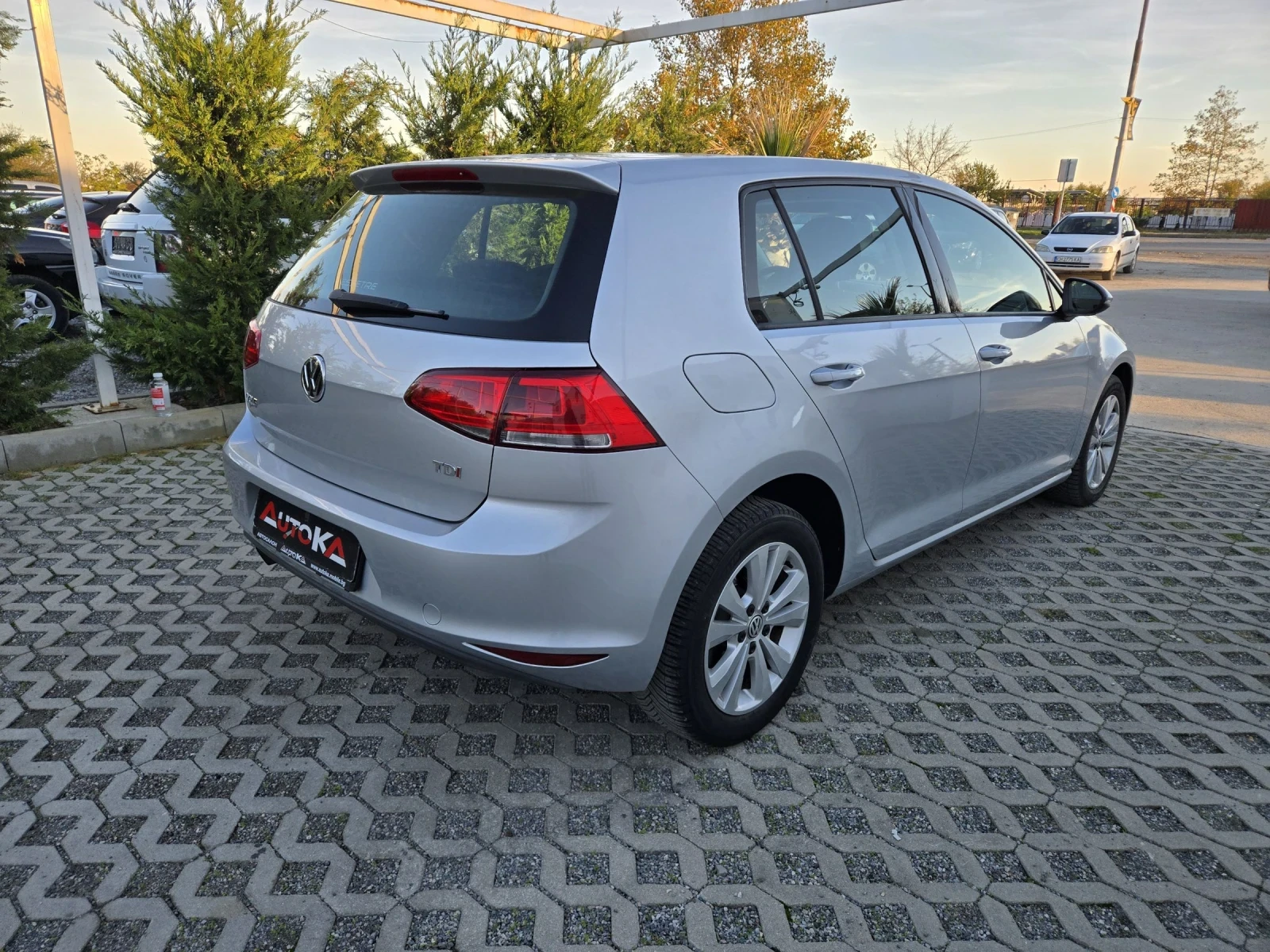 VW Golf 7= 1.6TDI-110kc= АВТОМАТ* DSG* = BLUEMOTION - изображение 3