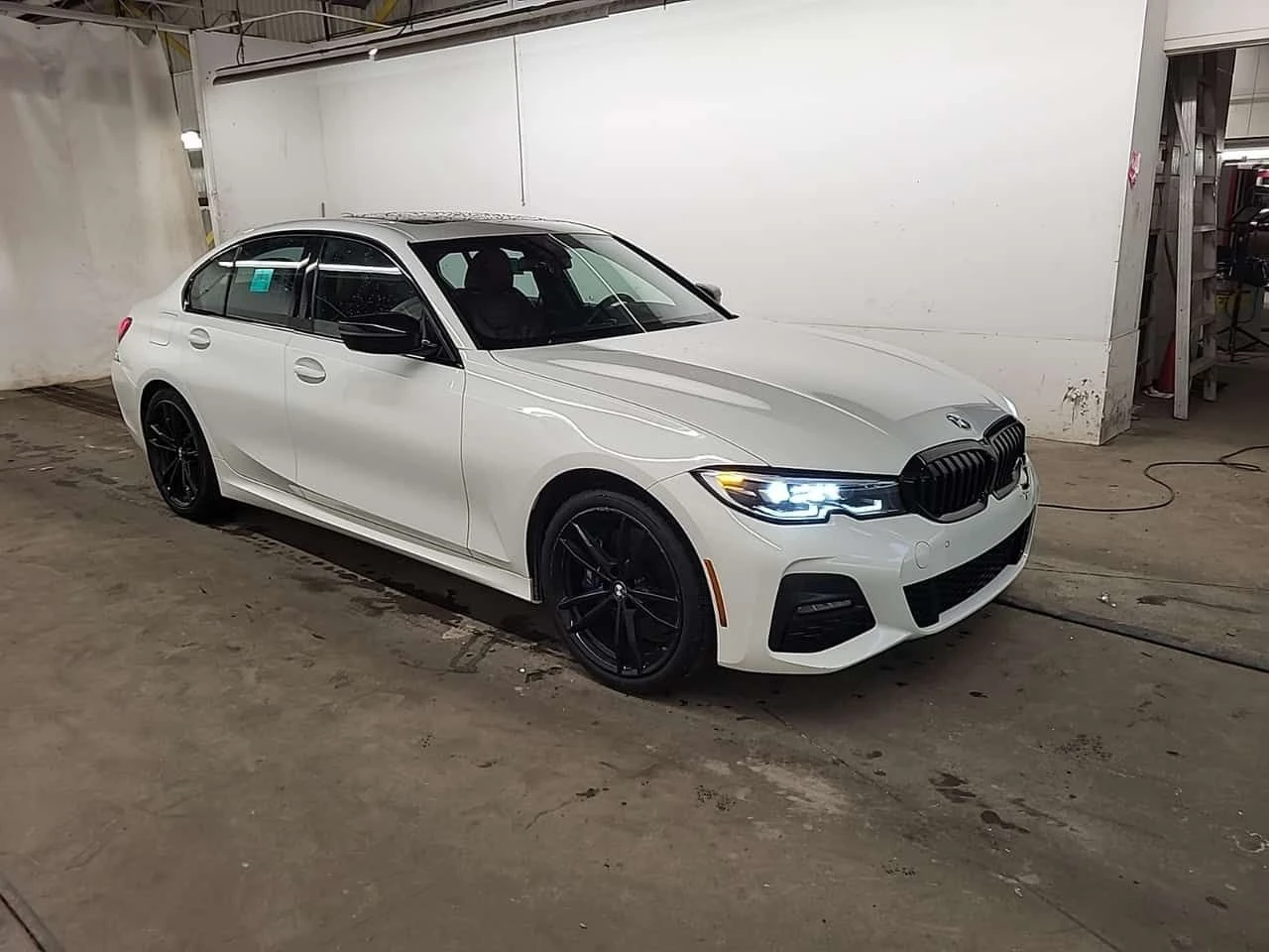 BMW 330  I XDRIVE | PANORAMA | ПОДГРЕВИ | CARFAX - изображение 2