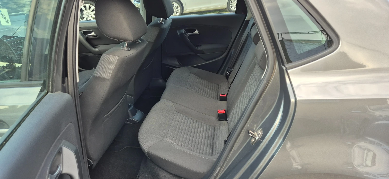 VW Polo 1.2i 90000км, снимка 11 - Автомобили и джипове - 53978095