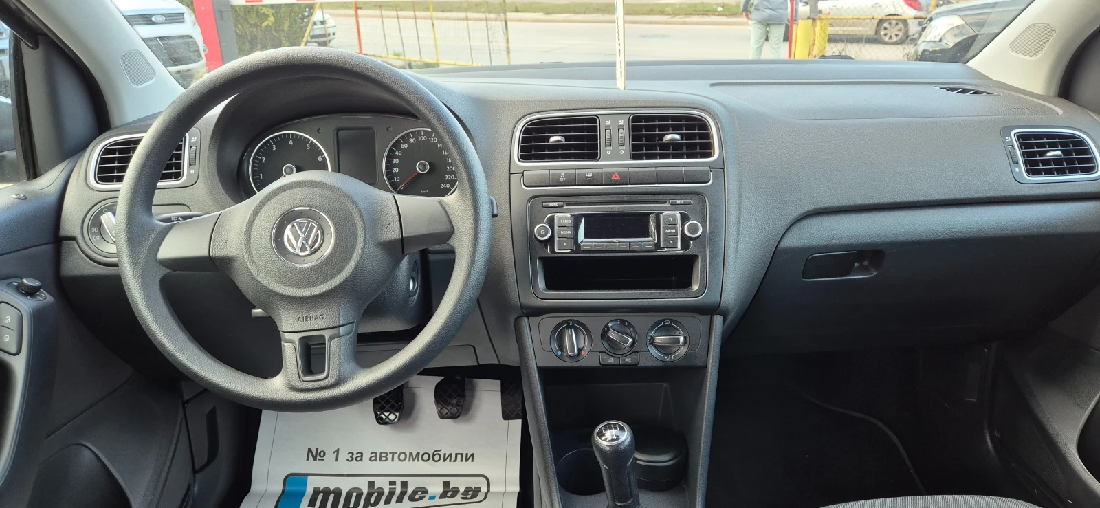VW Polo 1.2i 90000км, снимка 15 - Автомобили и джипове - 53978095