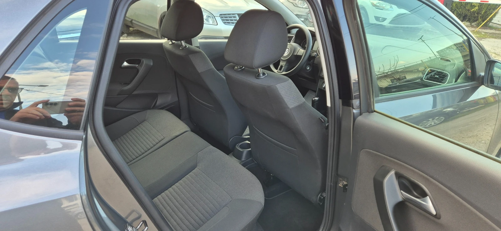 VW Polo 1.2i 90000км, снимка 13 - Автомобили и джипове - 53978095