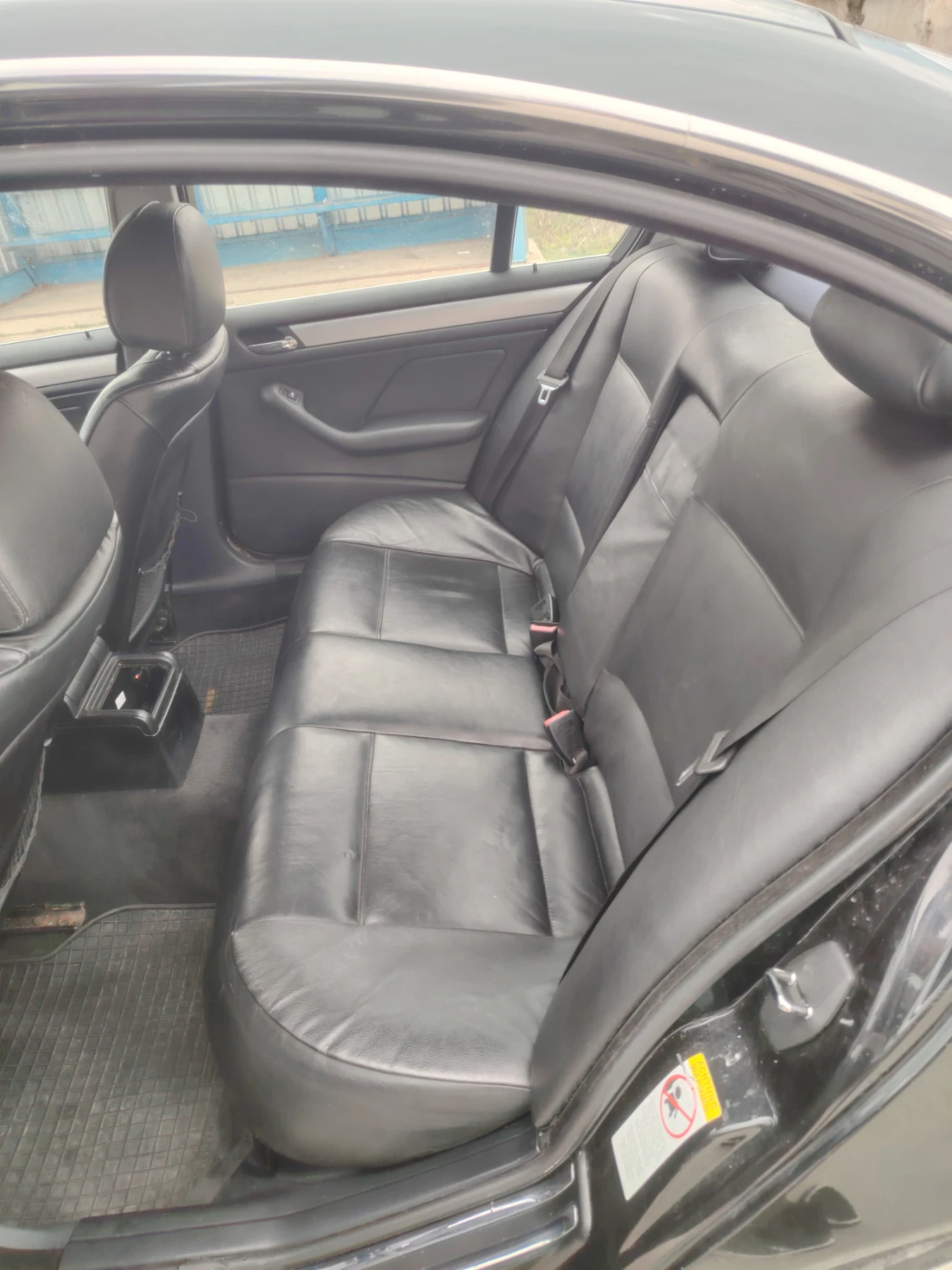 BMW 330, снимка 12 - Автомобили и джипове - 54085209