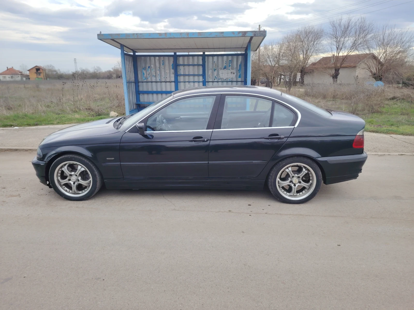 BMW 330, снимка 3 - Автомобили и джипове - 54085209