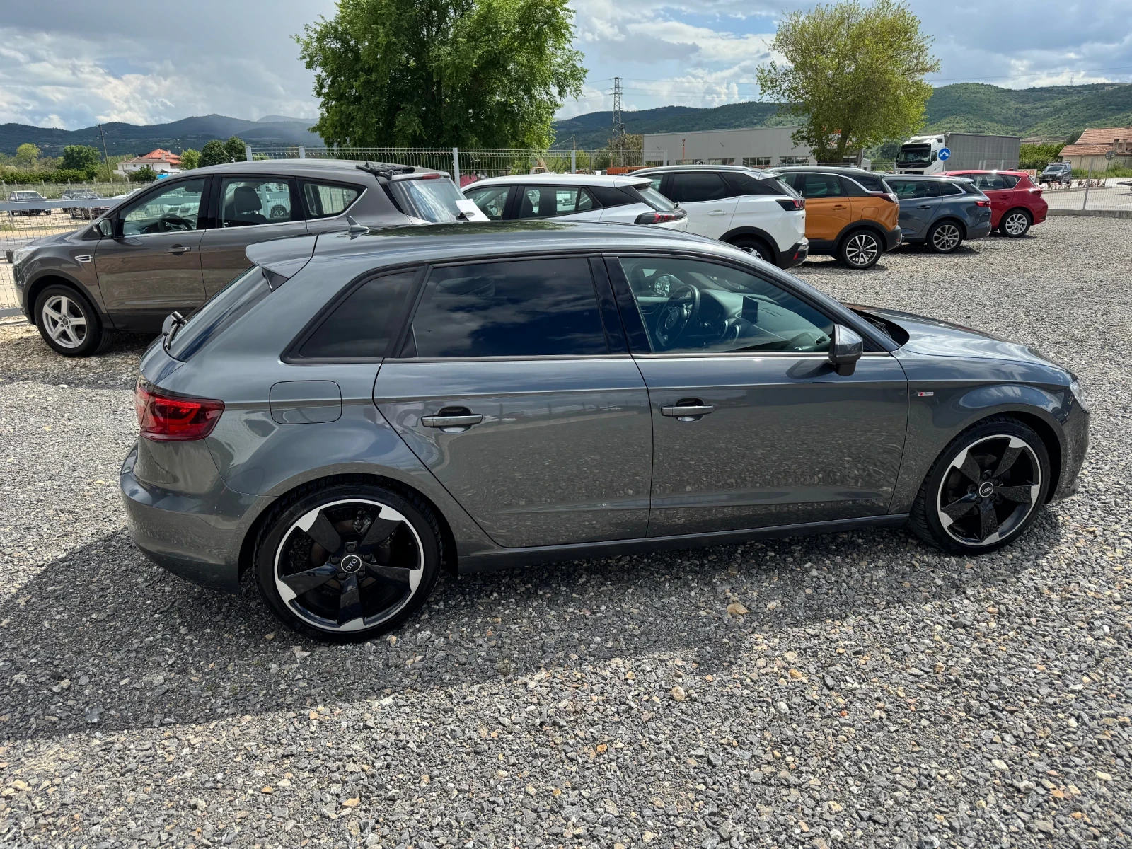Audi A3 1.6 TDI * AUTOMATIC * S LINE * , снимка 5 - Автомобили и джипове - 54574603