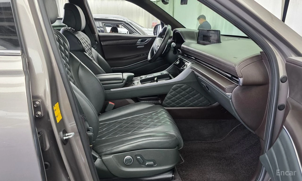 Genesis GV80 2.5T AWD* DISTRONIC* МАСАЖ* ВАКУУМ* ОБДУХВАНЕ* , снимка 7 - Автомобили и джипове - 55688962