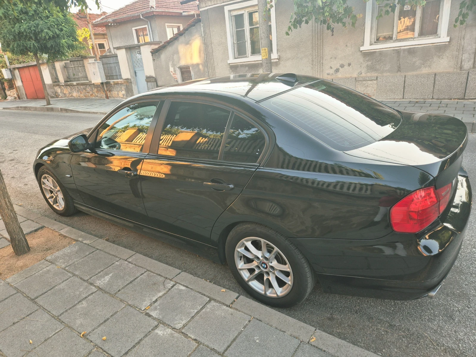 BMW 320, снимка 3 - Автомобили и джипове - 56021515
