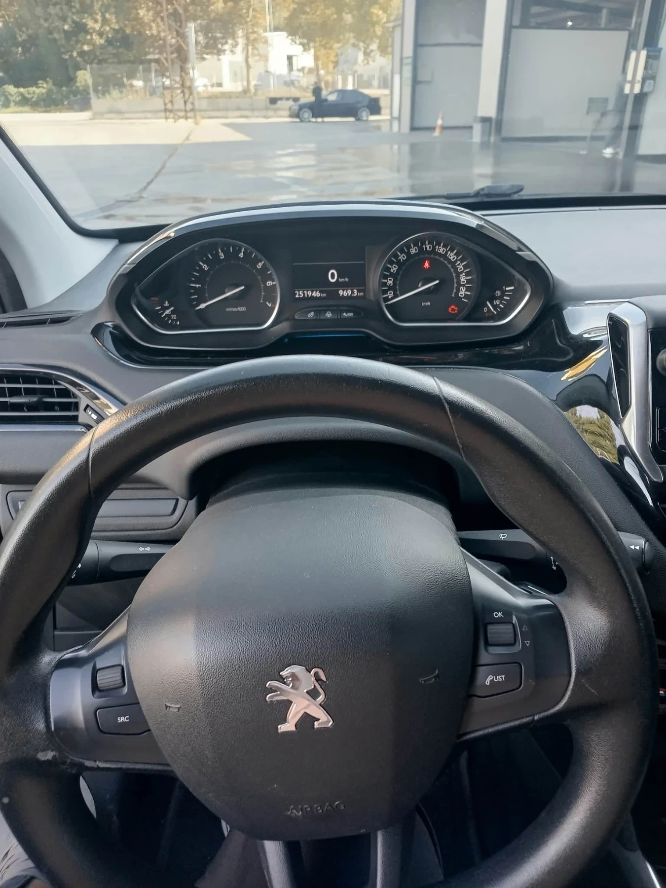 Peugeot 208 1.2 2013 , снимка 9 - Автомобили и джипове - 56357475