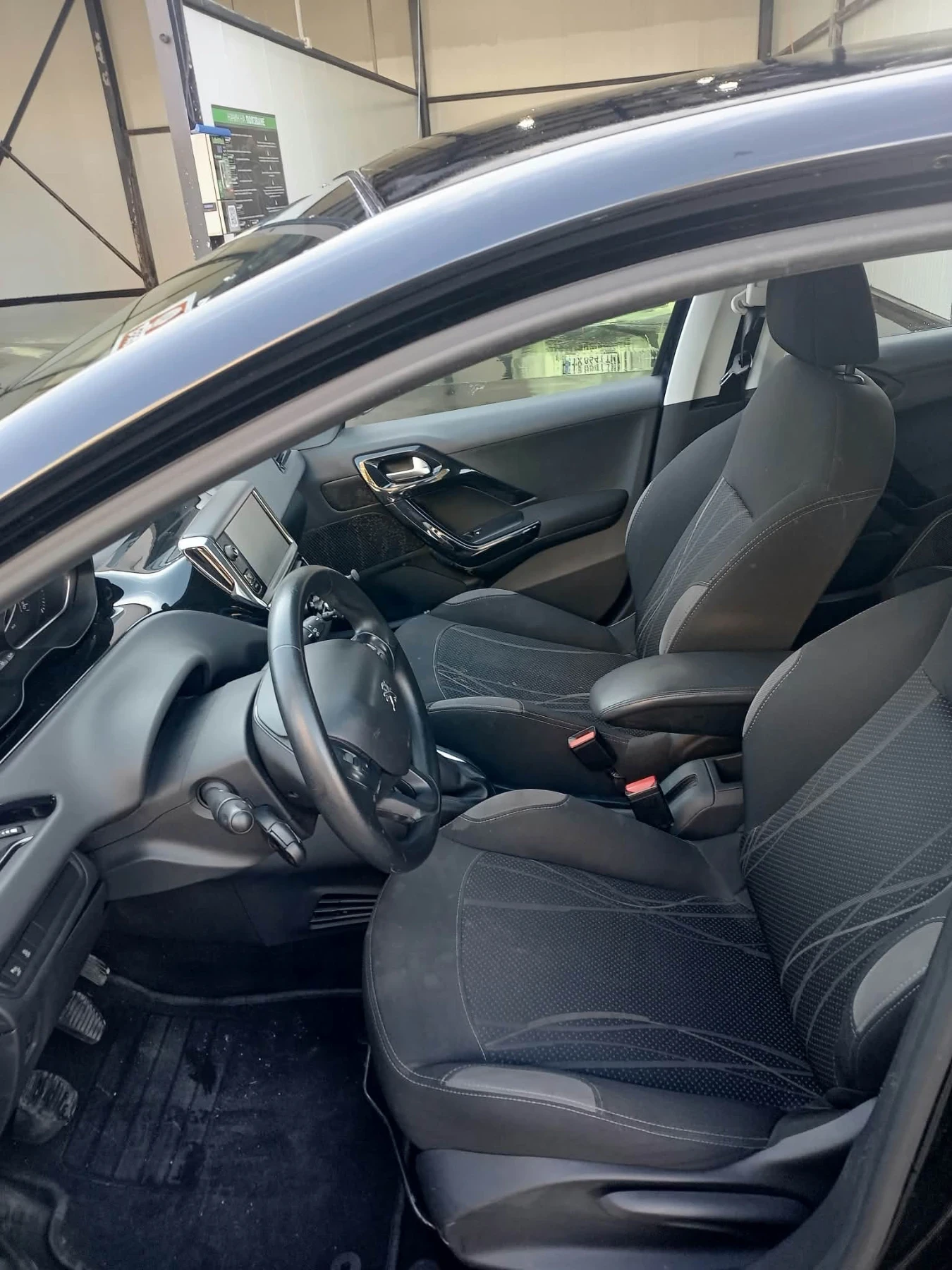 Peugeot 208 1.2 2013 , снимка 8 - Автомобили и джипове - 56357475