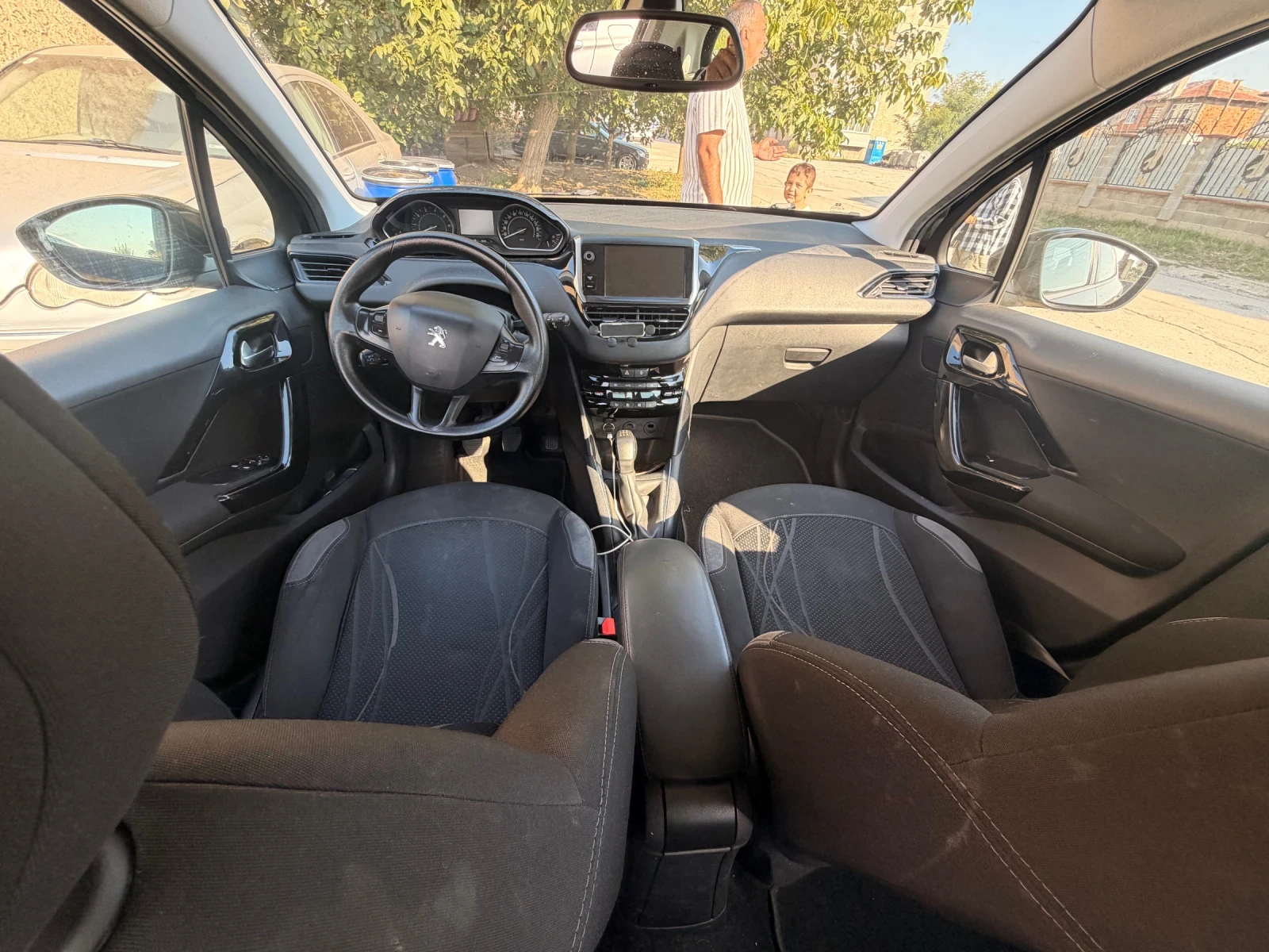 Peugeot 208 1.2 2013 , снимка 7 - Автомобили и джипове - 56357475