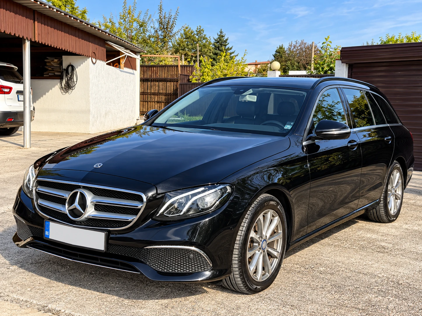 Mercedes-Benz E 220 S213