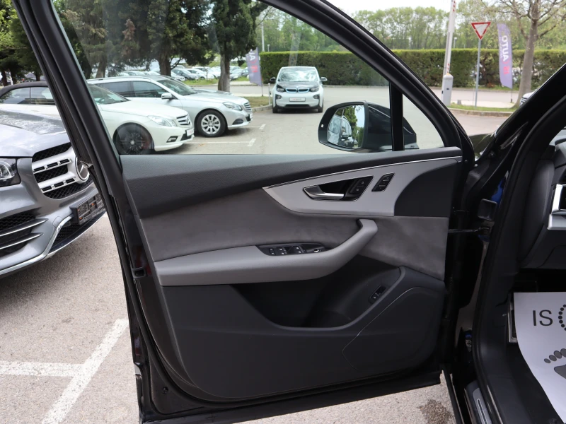 Audi SQ7 4.0TDI/Камера/Подгрев/Панорама/6+ 1, снимка 8 - Автомобили и джипове - 49996414