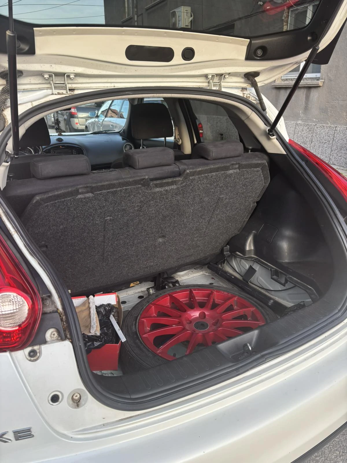 Nissan Juke, снимка 10 - Автомобили и джипове - 54561552