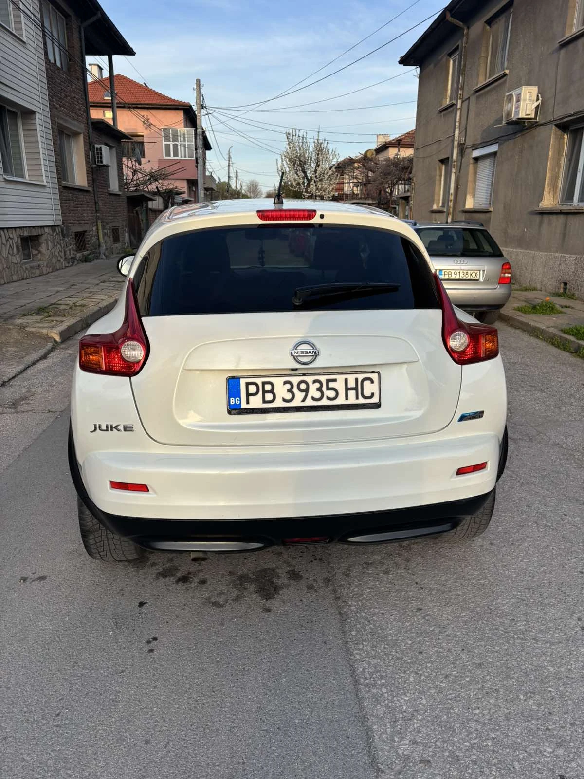 Nissan Juke, снимка 14 - Автомобили и джипове - 54561552