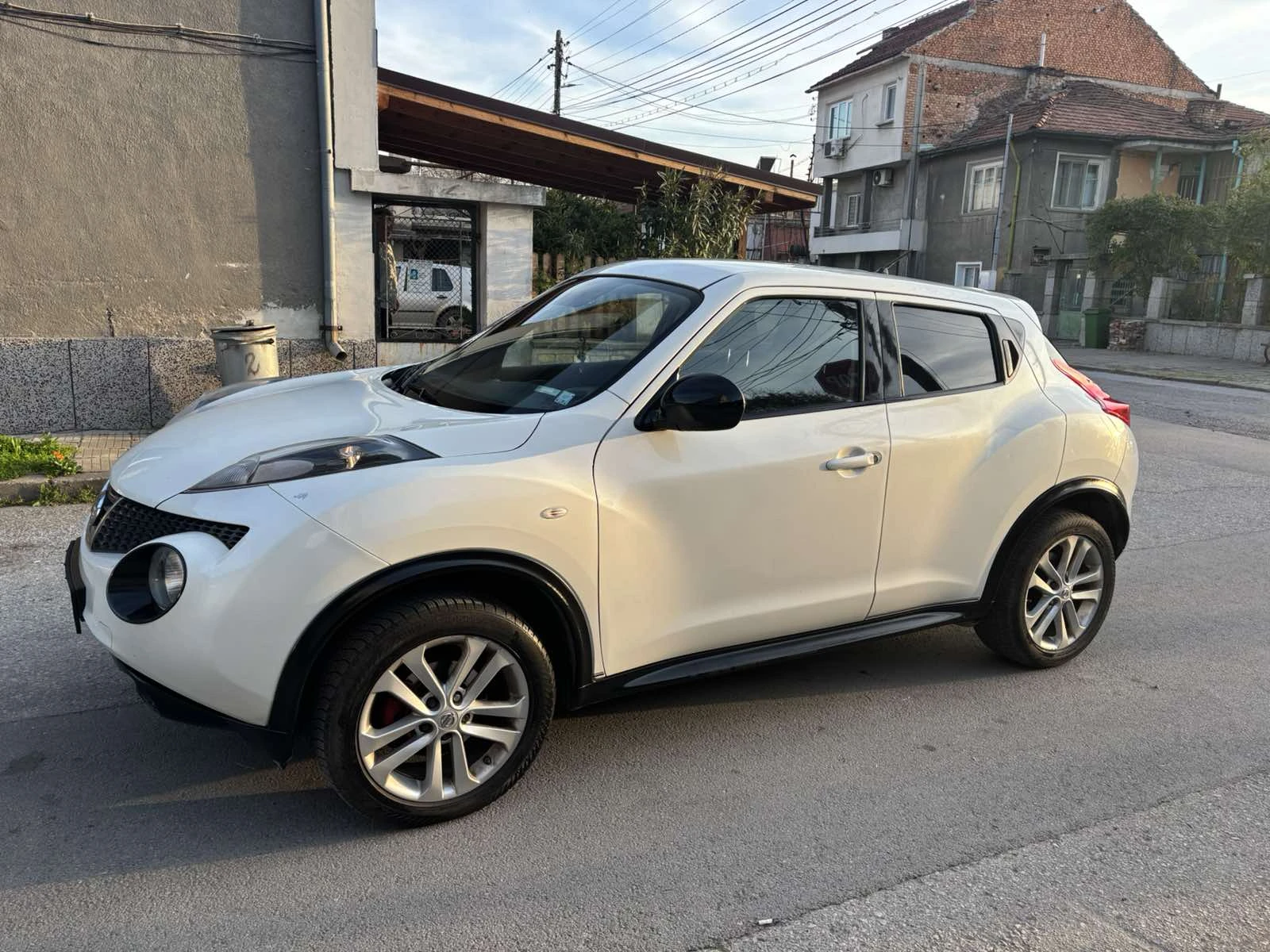 Nissan Juke, снимка 15 - Автомобили и джипове - 54561552
