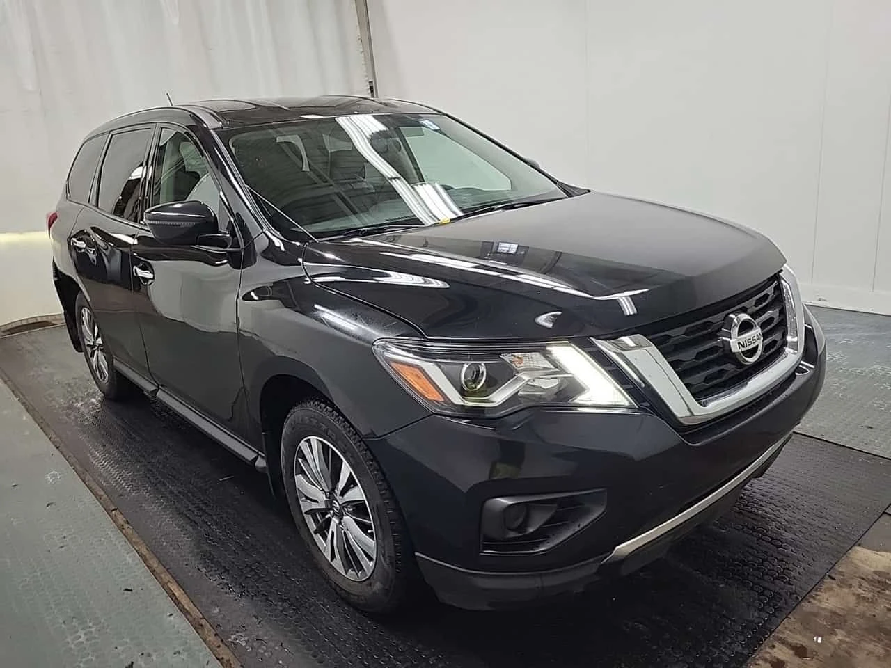 Nissan Pathfinder | CARFAX| АВТОКРЕДИТ БЕЗ ПЪРВОНАЧАЛНА ВНОСКА, снимка 3 - Автомобили и джипове - 54656410