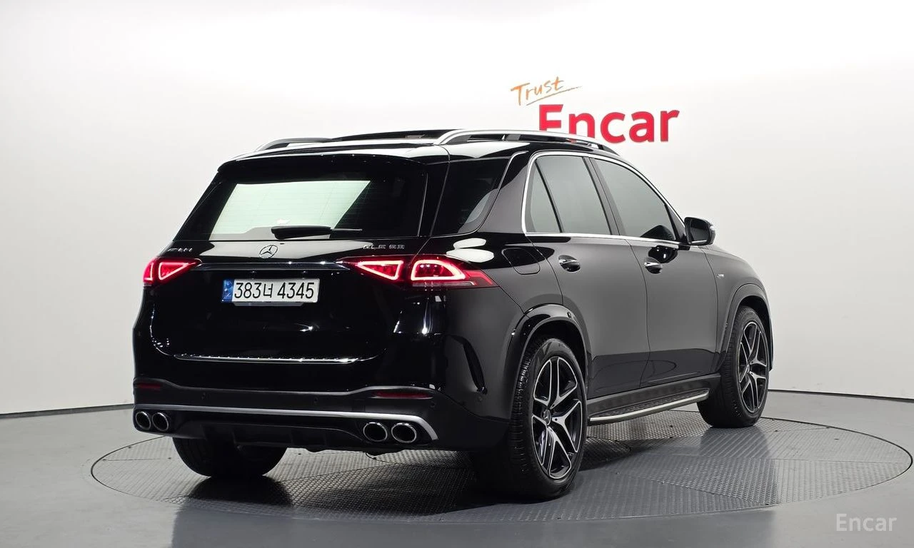 Mercedes-Benz GLE 53 4MATIC 4MATIC+ BURMESTER* ОБДУХВАНЕ* LANE ASS* ПАНО* 360, снимка 2 - Автомобили и джипове - 54702569