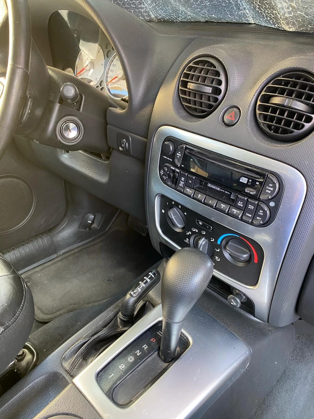Jeep Cherokee Liberty, снимка 6 - Автомобили и джипове - 54863844