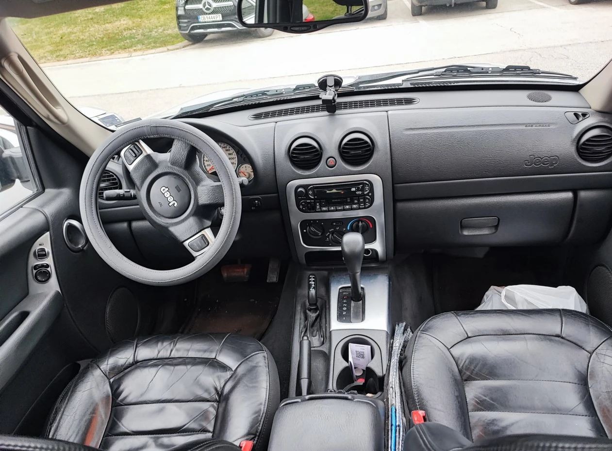 Jeep Cherokee Liberty, снимка 8 - Автомобили и джипове - 54863844