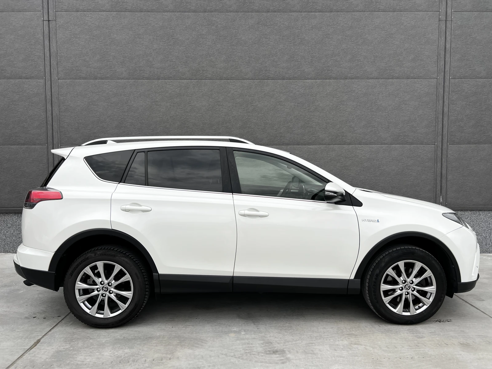 Toyota Rav4 Hybrid Edition-S, снимка 7 - Автомобили и джипове - 55539351