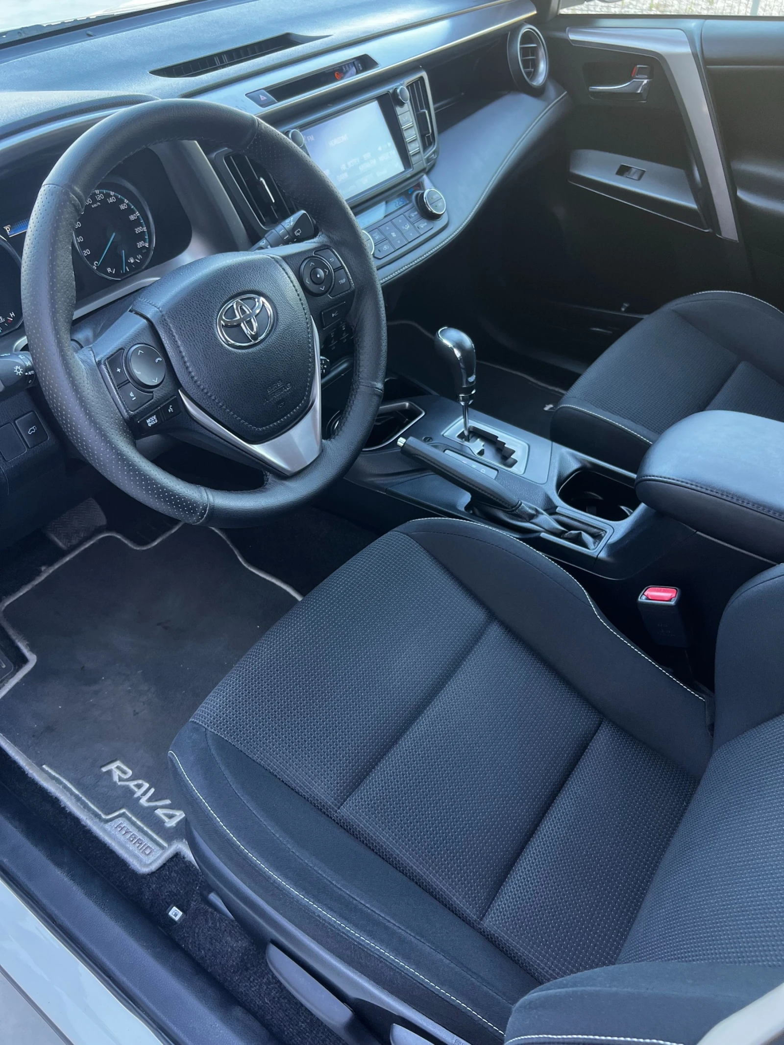 Toyota Rav4 Hybrid Edition-S, снимка 10 - Автомобили и джипове - 55539351