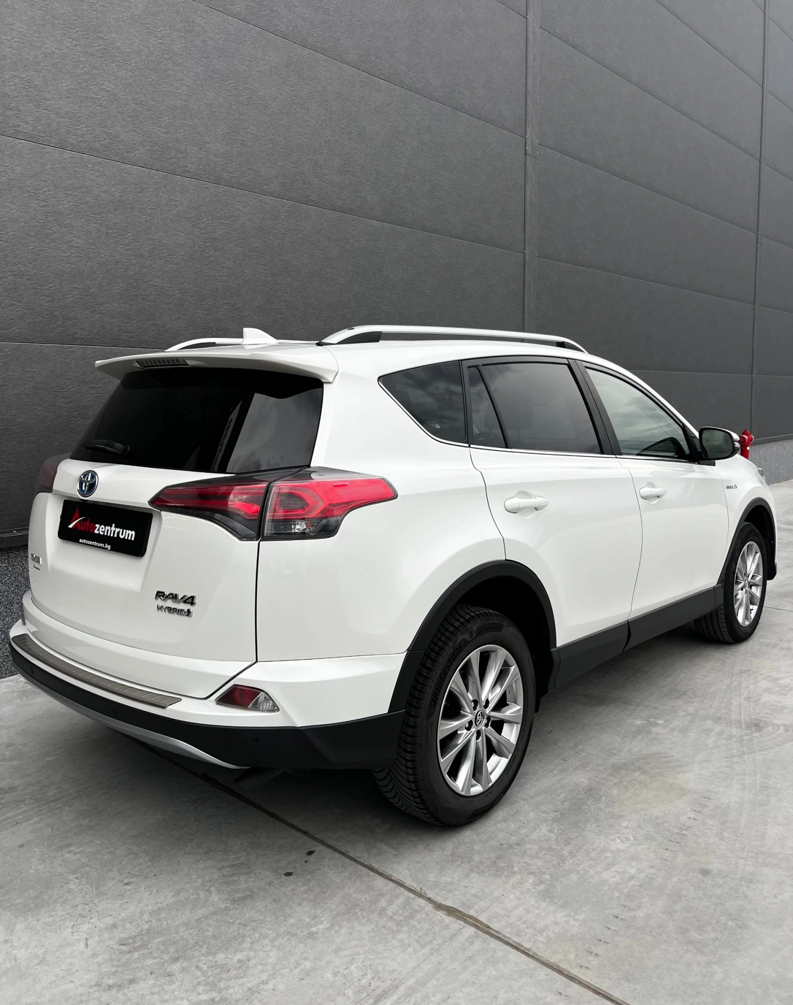 Toyota Rav4 Hybrid Edition-S, снимка 3 - Автомобили и джипове - 55539351