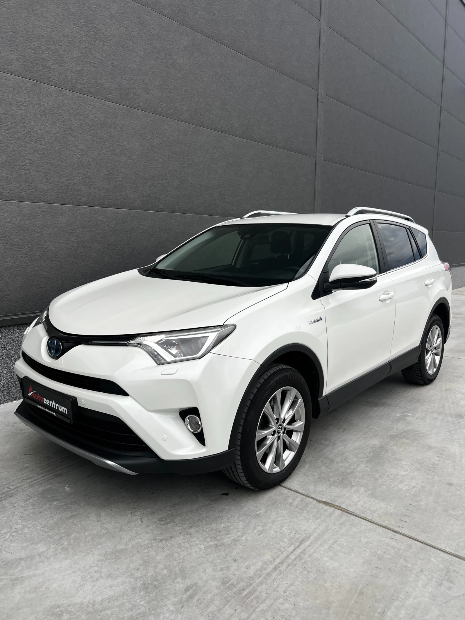 Toyota Rav4 Hybrid Edition-S, снимка 2 - Автомобили и джипове - 55539351