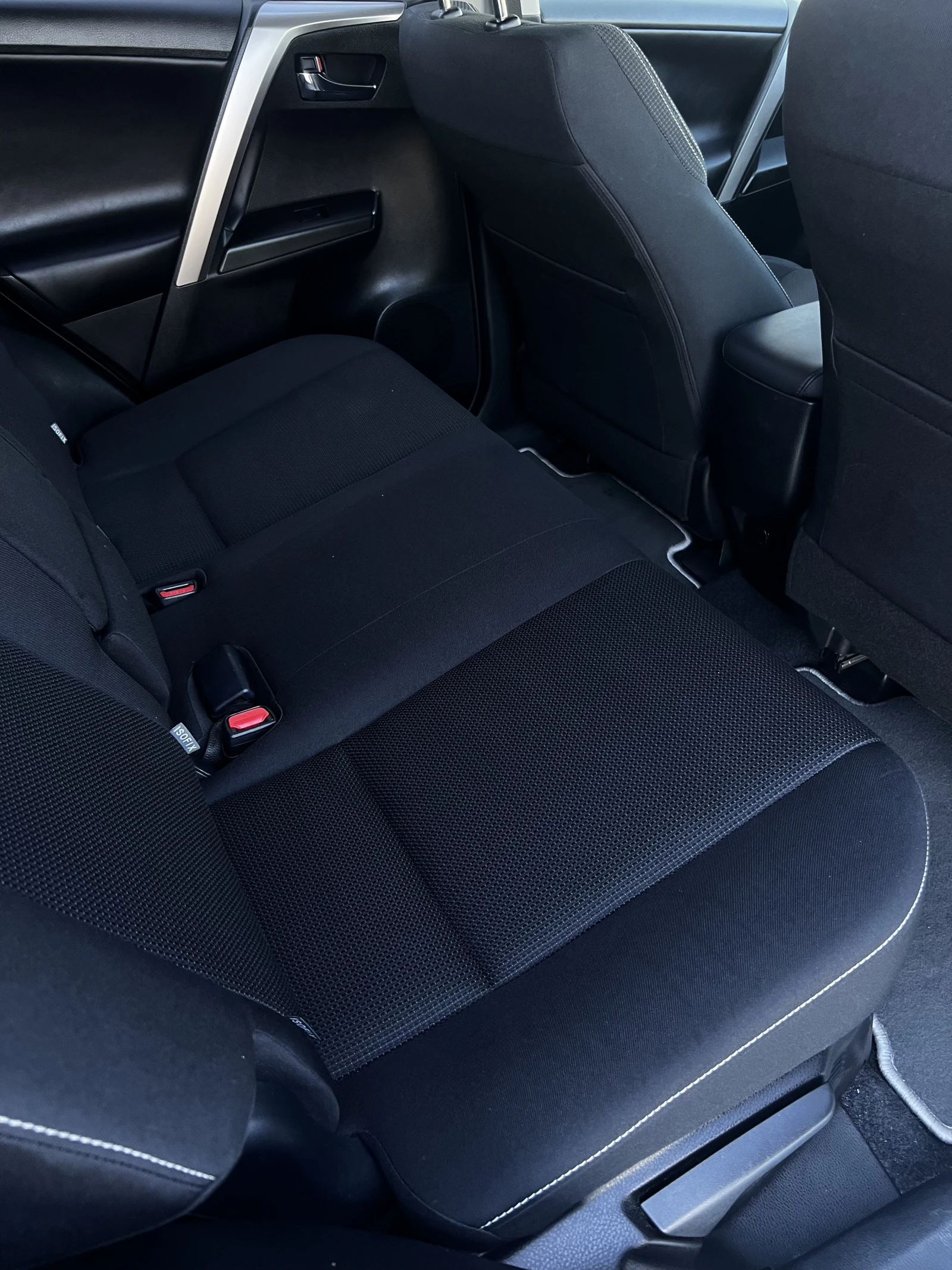 Toyota Rav4 Hybrid Edition-S, снимка 13 - Автомобили и джипове - 55539351