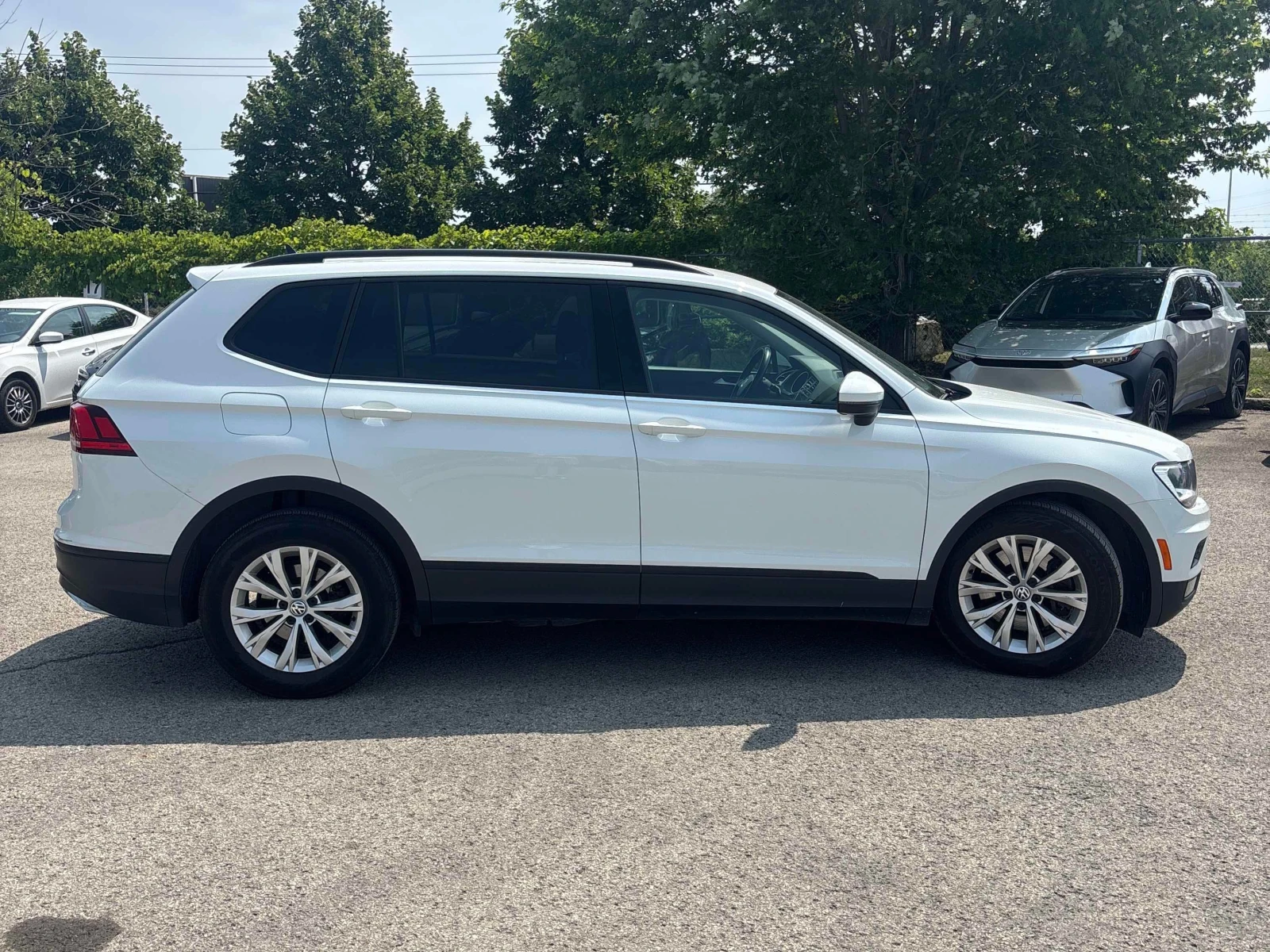 VW Tiguan * Trendline * CARFAX * ОПЦИЯ ЗА ФИНАНСИРАНЕ, снимка 3 - Автомобили и джипове - 55983898