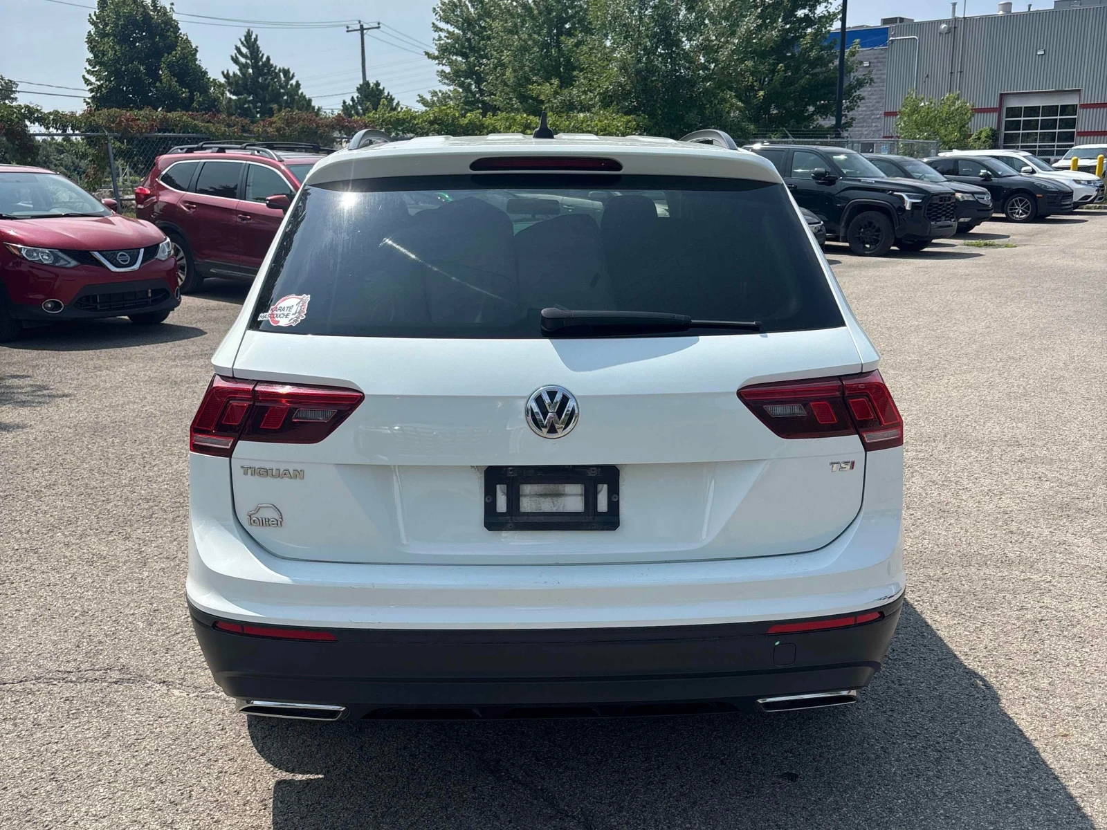 VW Tiguan * Trendline * CARFAX * ОПЦИЯ ЗА ФИНАНСИРАНЕ, снимка 4 - Автомобили и джипове - 55983898