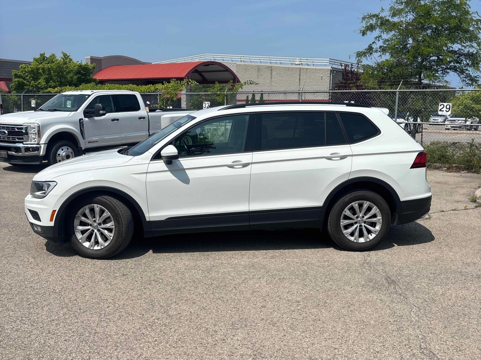 VW Tiguan * Trendline * CARFAX * ОПЦИЯ ЗА ФИНАНСИРАНЕ, снимка 2 - Автомобили и джипове - 55983898