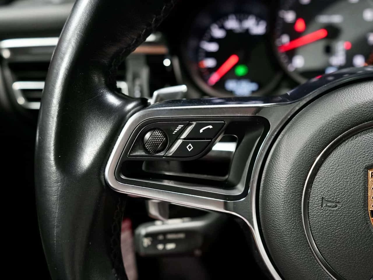 Porsche Macan 3.0 S| BOSE| PANO| DRIVER ASSIST| * АВТОКРЕДИТ * , снимка 15 - Автомобили и джипове - 56228592