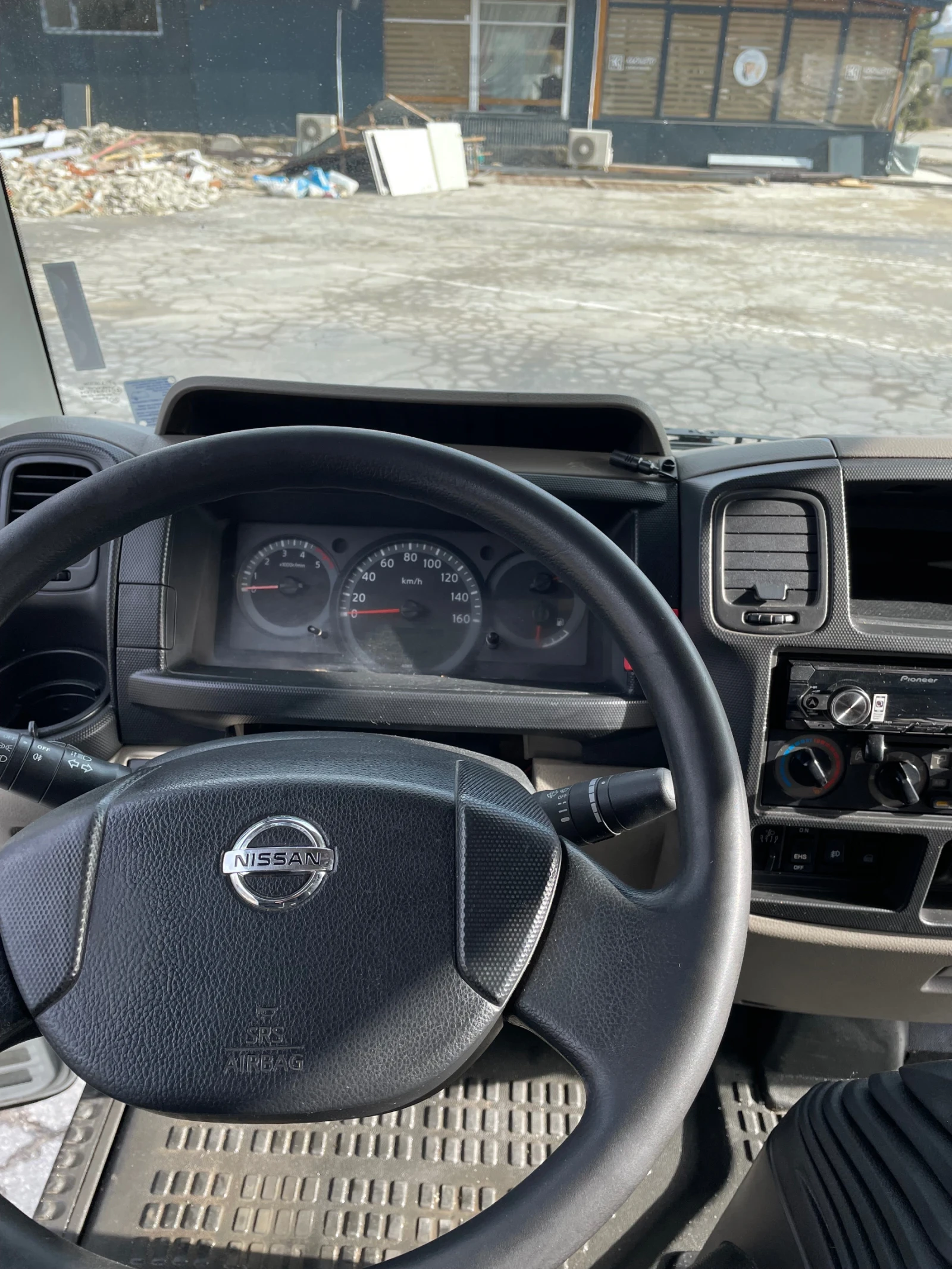 Nissan Capstar  - изображение 9