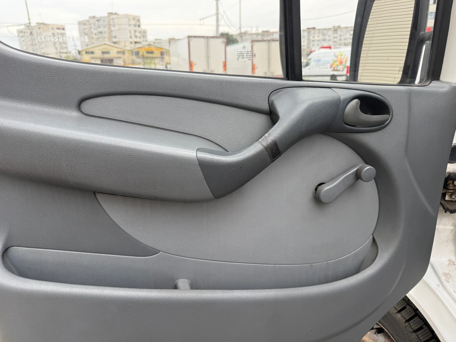 Mercedes-Benz Sprinter 411 MAXI ХЛАДИЛЕН, снимка 5 - Бусове и автобуси - 55605254