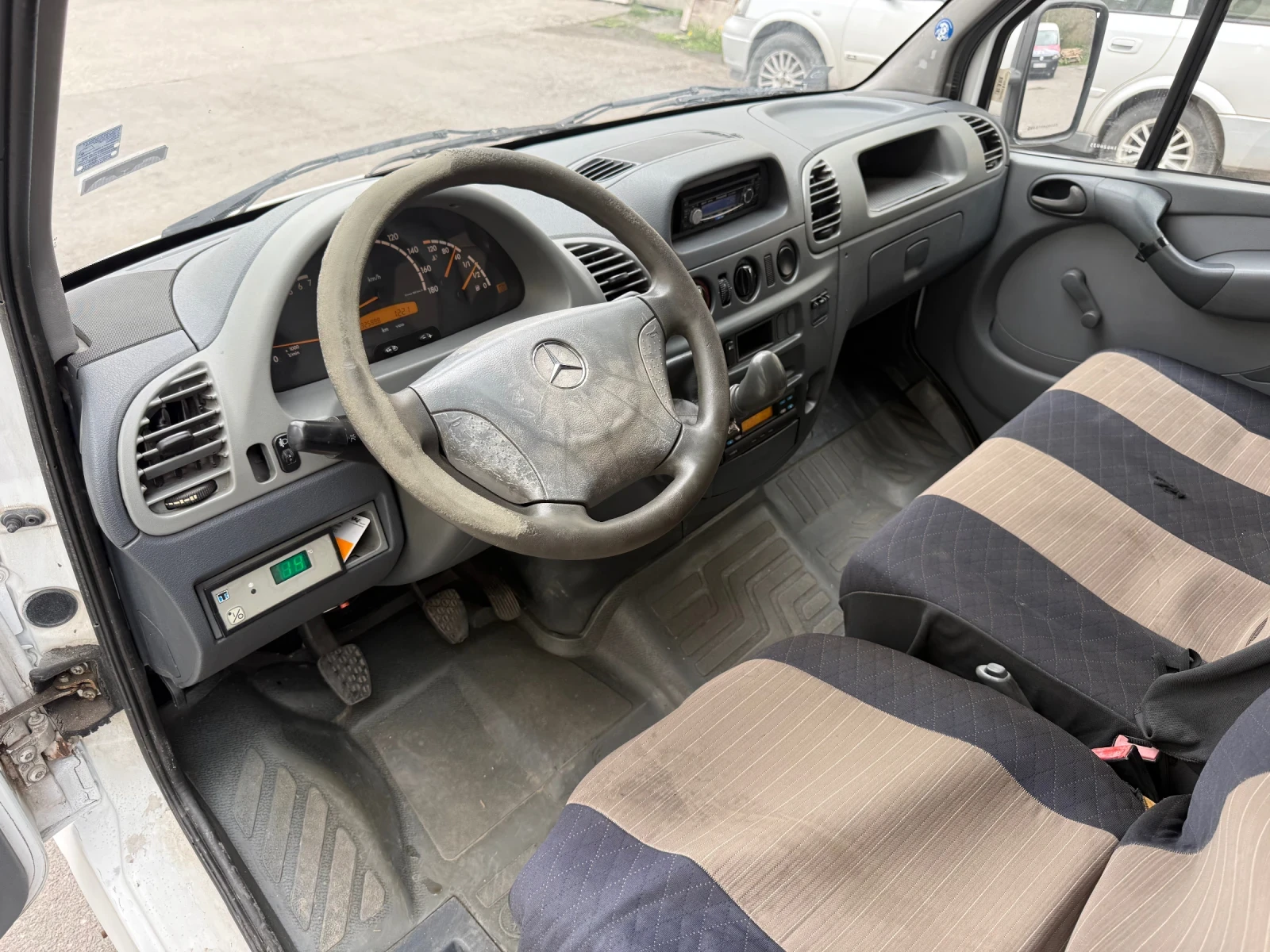 Mercedes-Benz Sprinter 411 MAXI ХЛАДИЛЕН, снимка 9 - Бусове и автобуси - 55605254