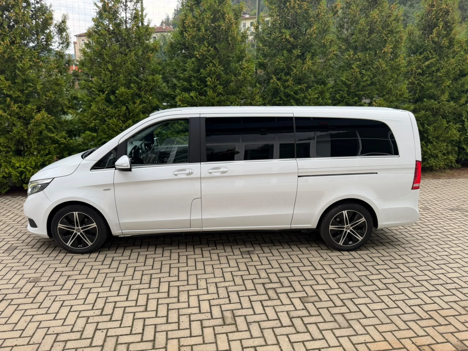 Mercedes-Benz V 220 V220D/190к.с/Business class/кожа/камера/Extra long, снимка 3 - Бусове и автобуси - 56046073