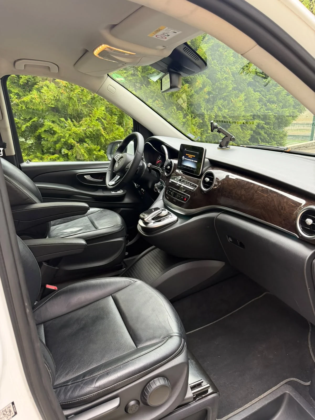 Mercedes-Benz V 220 V220D/190к.с/Business class/кожа/камера/Extra long, снимка 13 - Бусове и автобуси - 56046073
