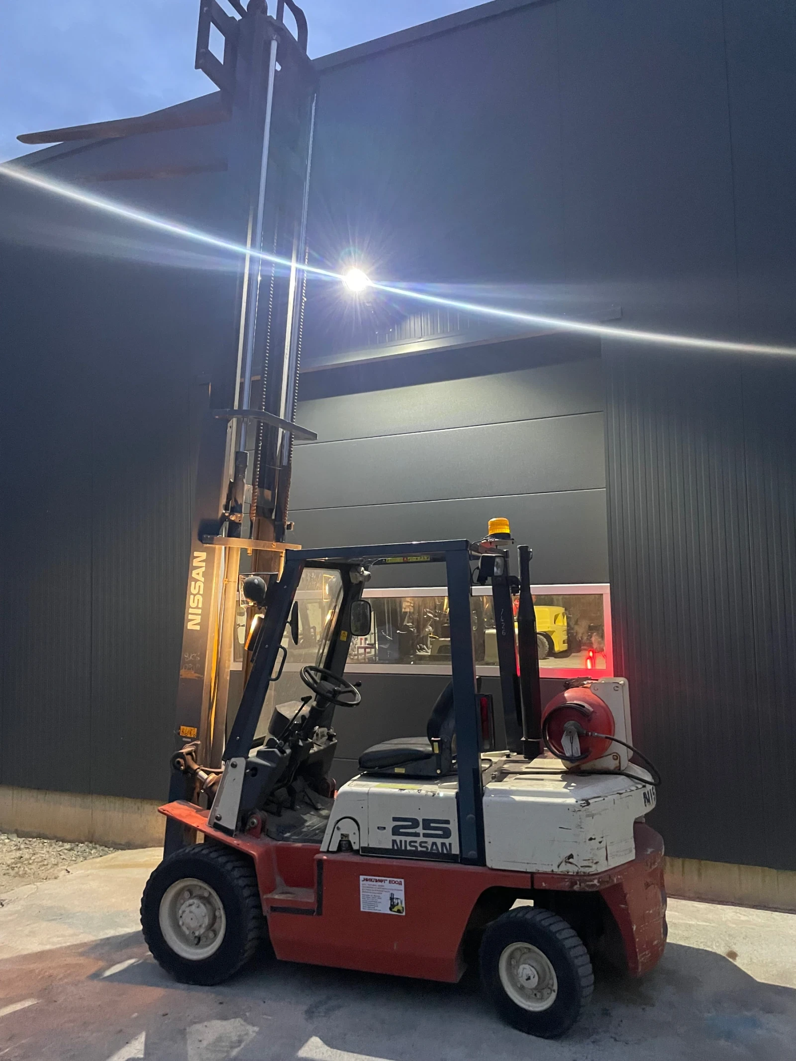 ������� Nissan | Mobile.bg � ����������� 4