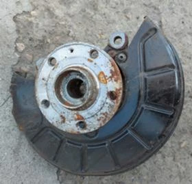 предни и задни шенкели с главини  VW  Tiguan, снимка 4