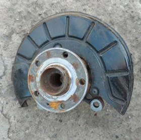 предни и задни шенкели с главини  VW  Tiguan, снимка 3