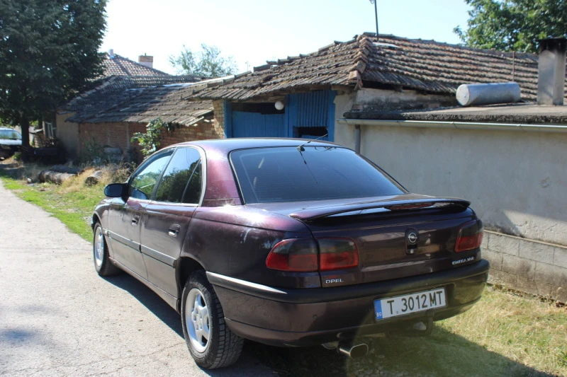 Opel Omega, снимка 2 - Автомобили и джипове - 47429652