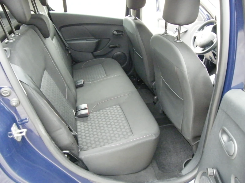 Dacia Sandero 1.5DCI, снимка 14 - Автомобили и джипове - 47522049