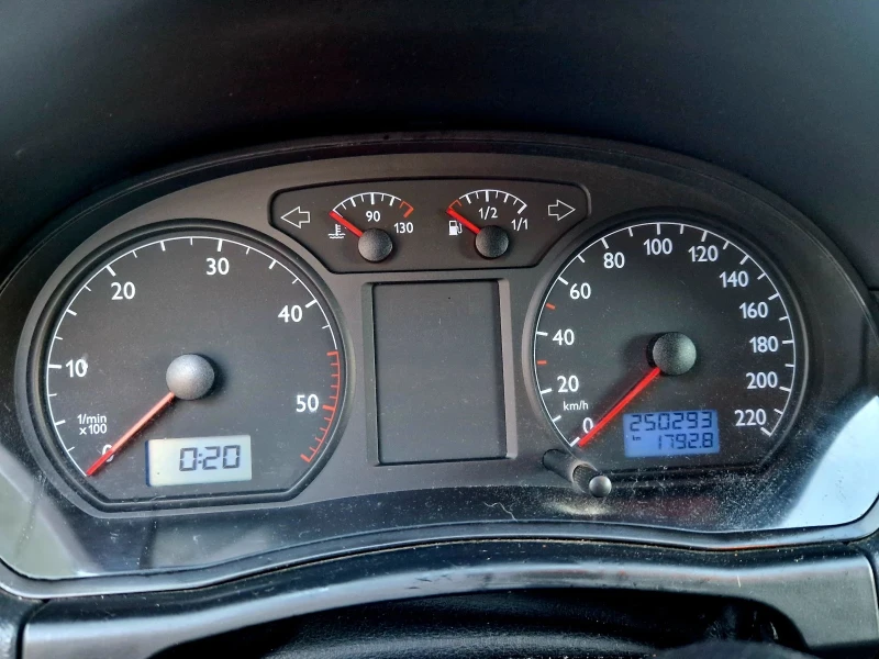 VW Polo 1.9SDI 68к.с., снимка 8 - Автомобили и джипове - 52944589